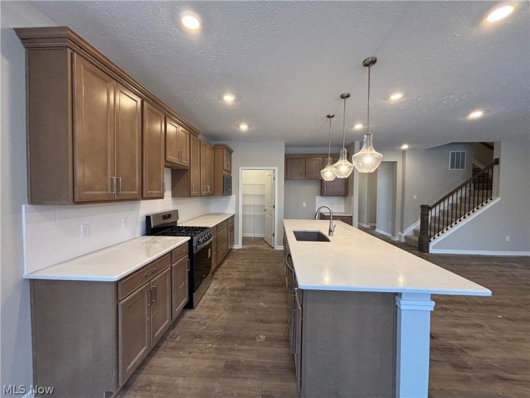 8274 Clydesdale Drive, Mentor, OH - Photo 4