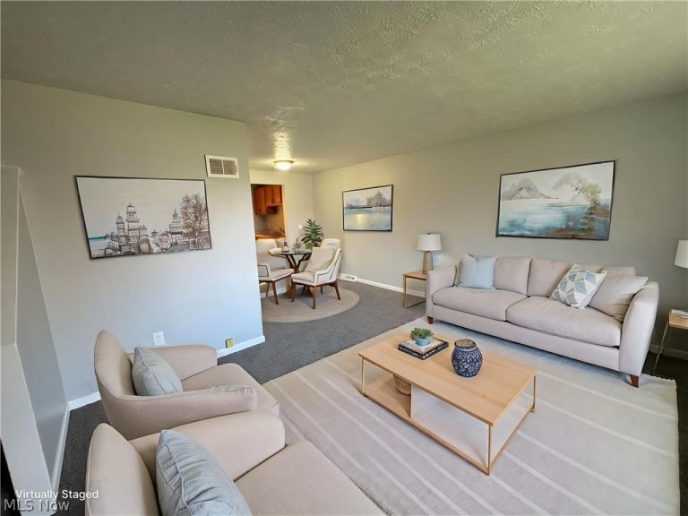 4878 Banbury Court #12, Warrensville Heights, OH - Photo 2