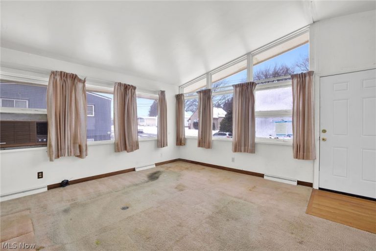 1159 Jeanie J Avenue, Akron, OH - Photo 6