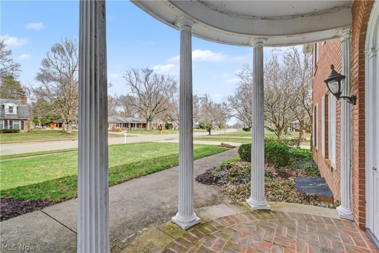 735 Courtwright Boulevard, Mansfield, OH - Photo 2