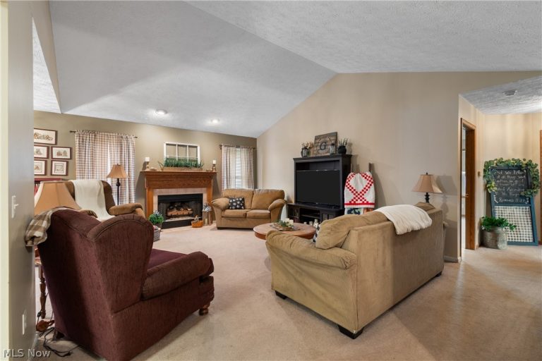 2187 Old Elm Street, Canton, OH - Photo 2