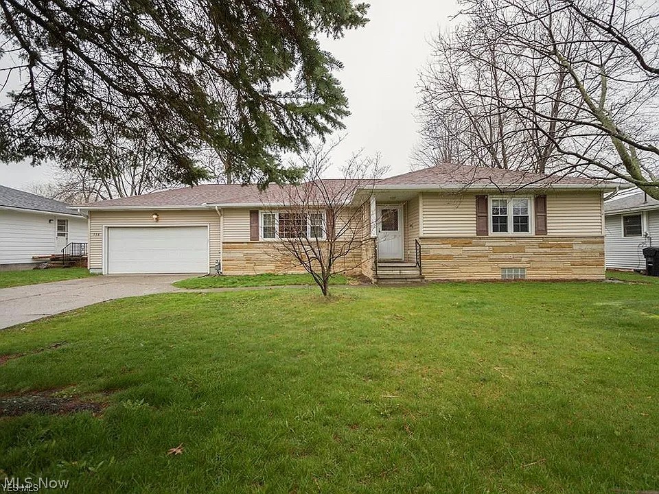 538 Stafford Drive, Elyria, OH
