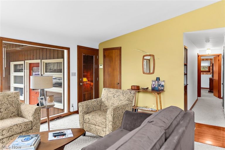 2479 Tibbetts Wick Road, Girard, OH - Photo 8