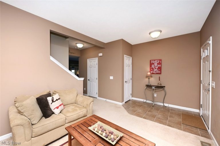1225 Marsh Fern Lane, Akron, OH - Photo 8