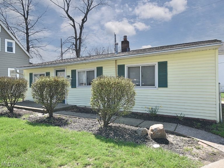 33850 Beachpark Drive, Eastlake, OH - Photo 4