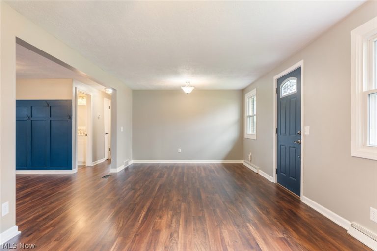 7825 Oakdale Street, Massillon, OH - Photo 4