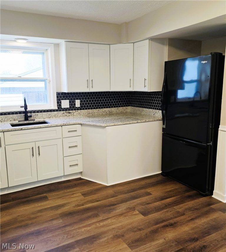 5240 147th Street, Brook Park, OH - Photo 5