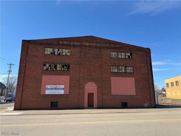 310 Main Street, Uhrichsville, OH, 44683