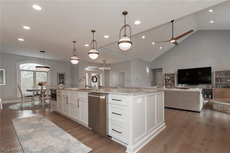 11565 Robin Wood Lane, Chagrin Falls, OH - Photo 6