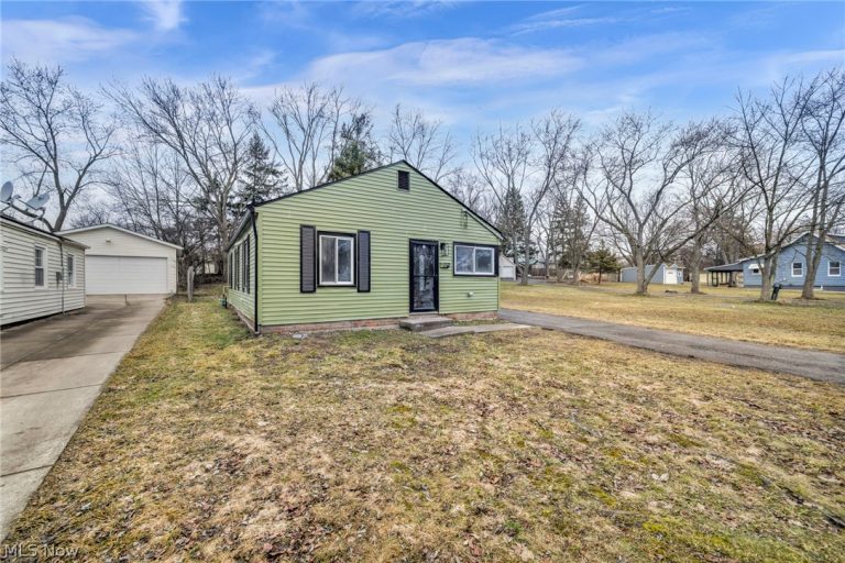 109 Forest Drive, Bedford, OH - Photo 4