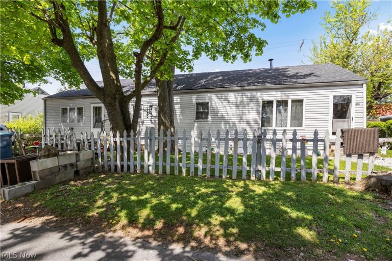 815 Edison Lane, Port Clinton, OH, 43452