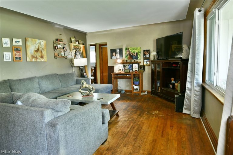 7374 Ranier Trail, Youngstown, OH - Photo 4