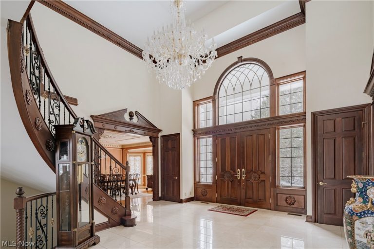 2140 County Line Road, Gates Mills, OH - Photo 3