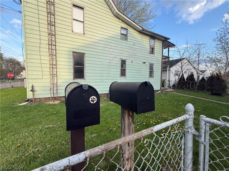 1301 Wertz Avenue, Canton, OH - Photo 3