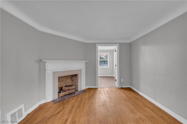 19702 Pawnee Avenue, Cleveland, OH - Photo 6