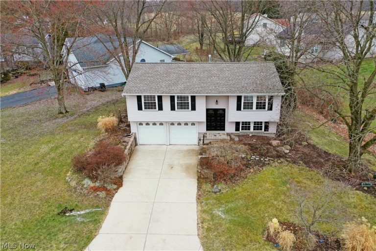 5038 Jonathan Lane, Warren, OH - Photo 6