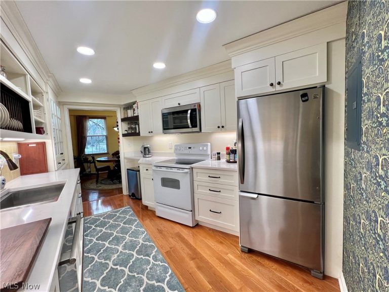 13800 Fairhill Road #105, Shaker Heights, OH - Photo 3