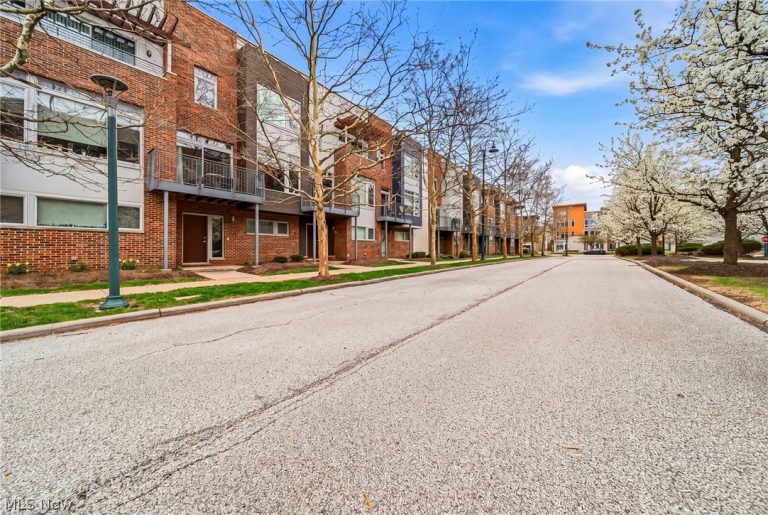 1245 75th Street #D-1245, Cleveland, OH - Photo 2