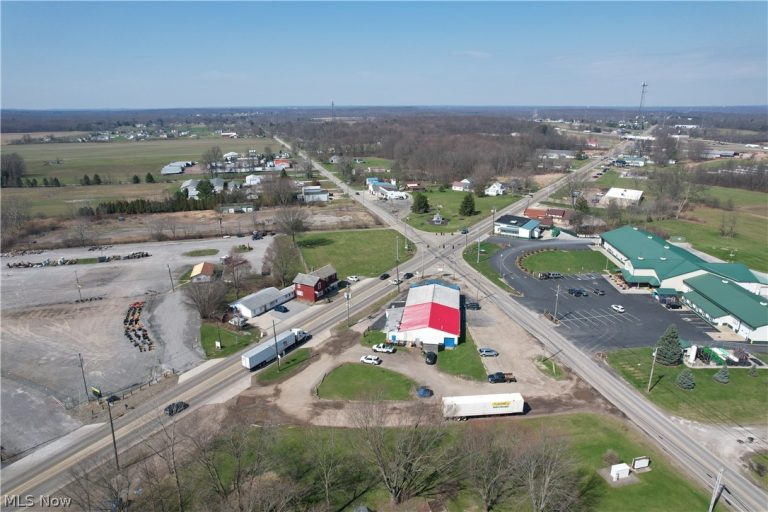 6792 Tallmadge Road, Rootstown, OH - Photo 8
