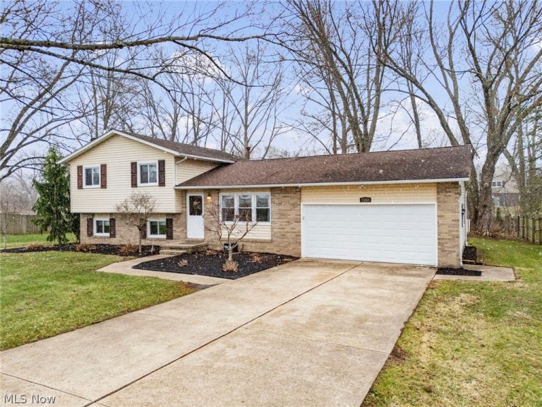 7362 Rob Street, Massillon, OH - Photo 3