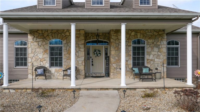 440 Kimberly Drive, Aurora, OH - Photo 4
