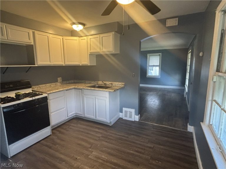 5910 Velma Avenue, Parma, OH - Photo 3