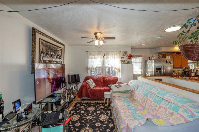 37891 Lake Drive, Avon, OH - Photo 3