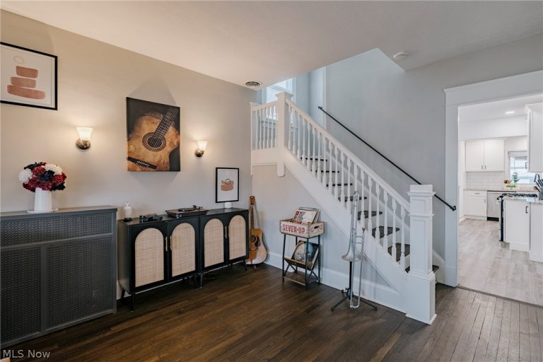 4602 Beta Avenue, Newburgh Heights, OH - Photo 5