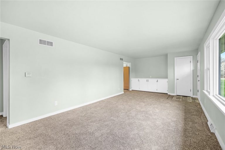 4385 Rex Lake Drive, New Franklin, OH - Photo 3