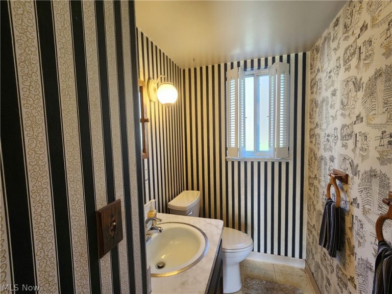 8165 Midland Road, Mentor, OH - Photo 5