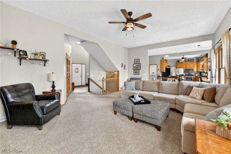 7582 Wilton Lane, North Royalton, OH - Photo 5