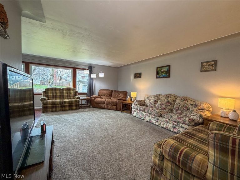 3161 Kingston Lane, Youngstown, OH - Photo 4