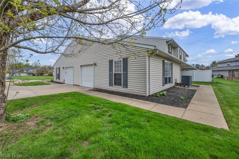 7972 Colonial Drive, Mentor, OH - Photo 6