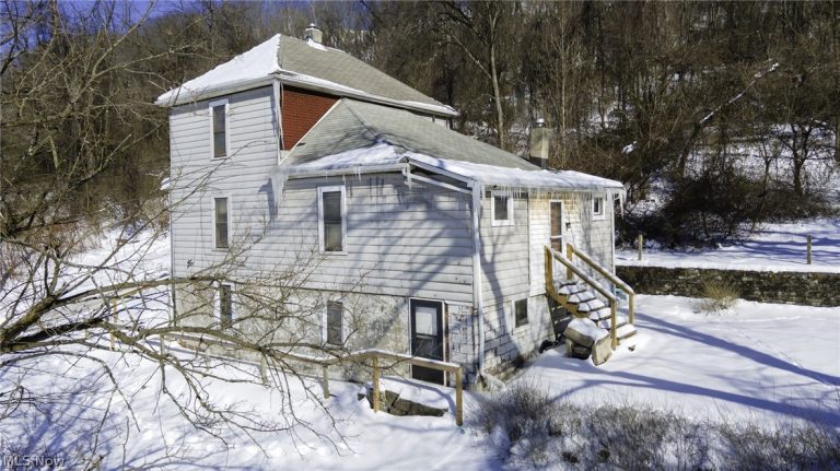 324 Loeb Street, Weirton, WV - Photo 6