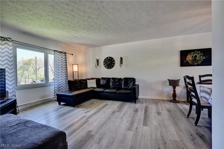 592 Hilan Avenue, New Philadelphia, OH - Photo 5