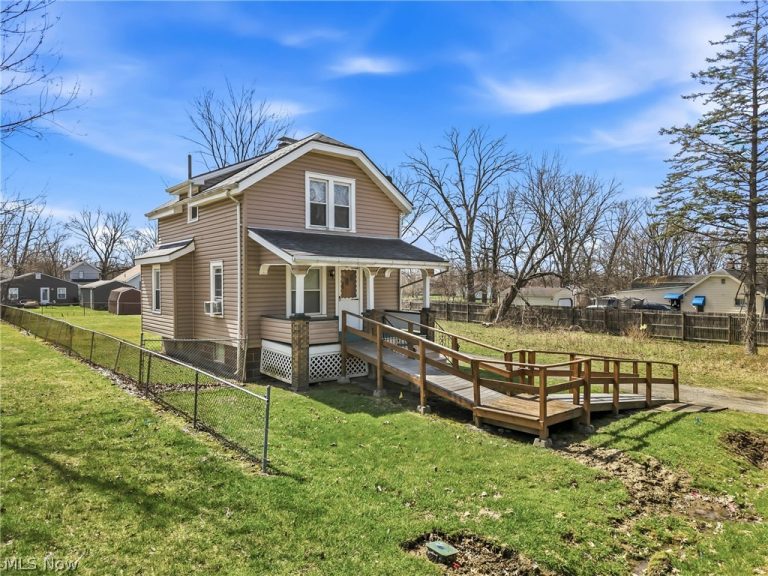 2678 Draper Avenue, Warren, OH - Photo 2