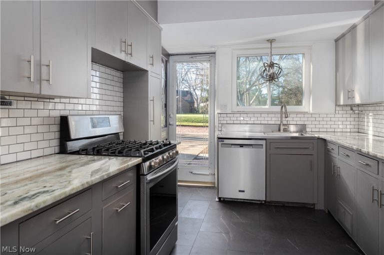 1210 Lennox Avenue, Massillon, OH - Photo 4