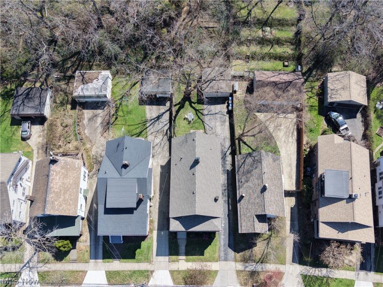 10105 Baltic Road, Cleveland, OH - Photo 3