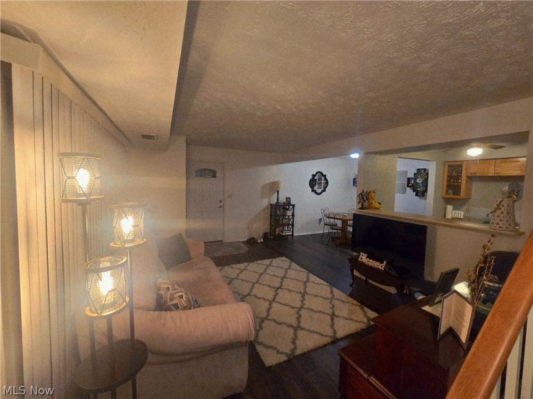 3023 Ivy Hill Circle #D, Cortland, OH - Photo 4