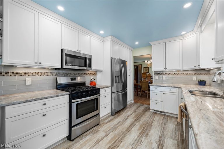 7564 Winding Way, Brecksville, OH - Photo 4