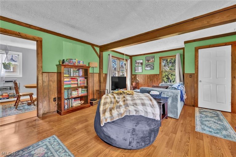 8581 Webster Road, Strongsville, OH - Photo 8