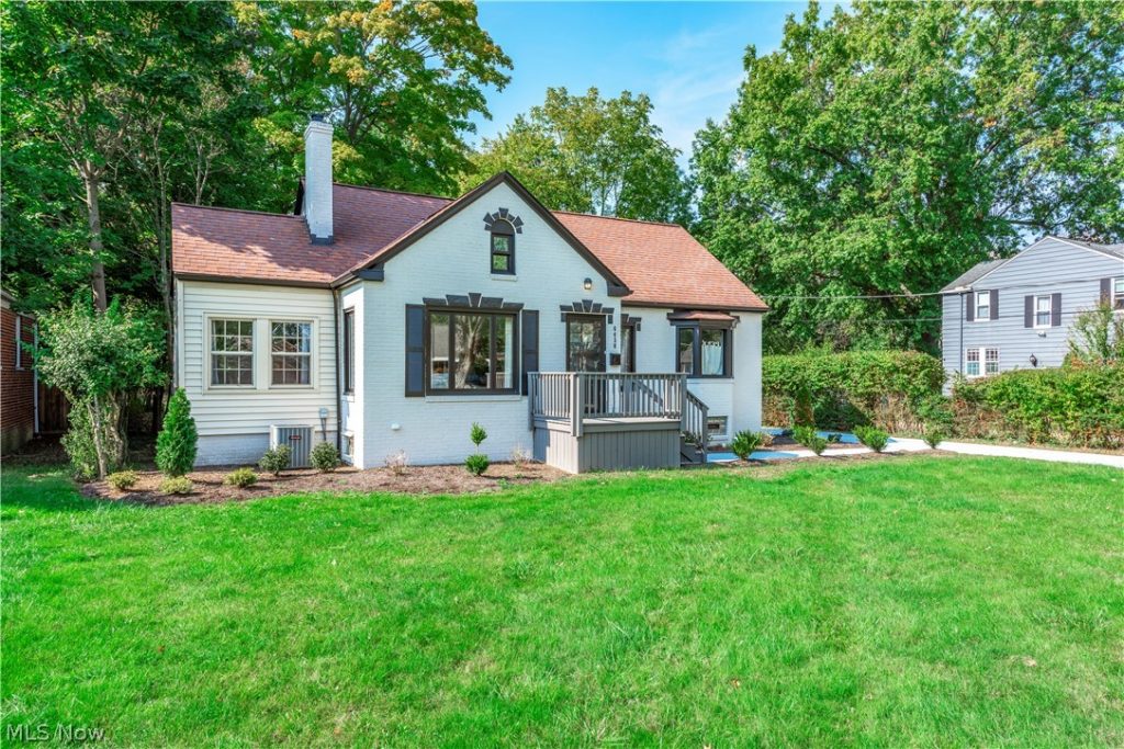 6430 Olde York Road, Parma Heights, OH