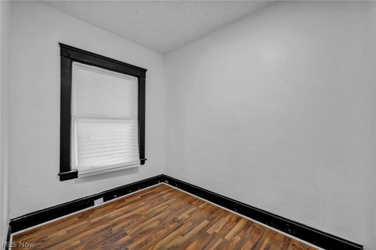 12001 Oakview Avenue #DOWN, Cleveland, OH - Photo 8