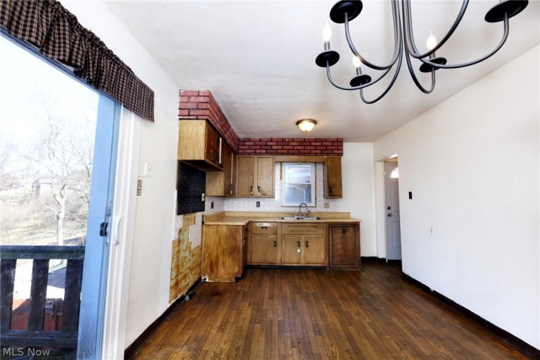 67 Culler Rd, Weirton, WV - Photo 6