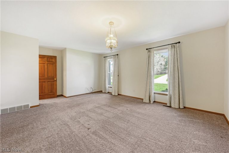 3364 Waterford Avenue, Canton, OH - Photo 8