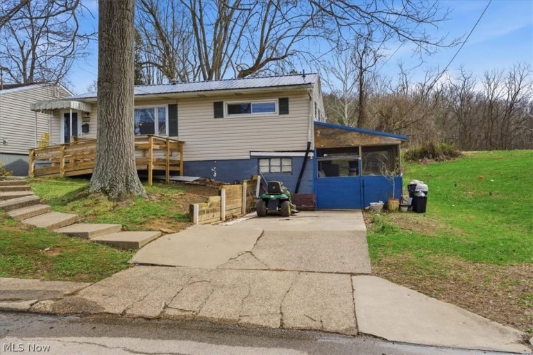 4406 Jefferson Street, Parkersburg, WV - Photo 3