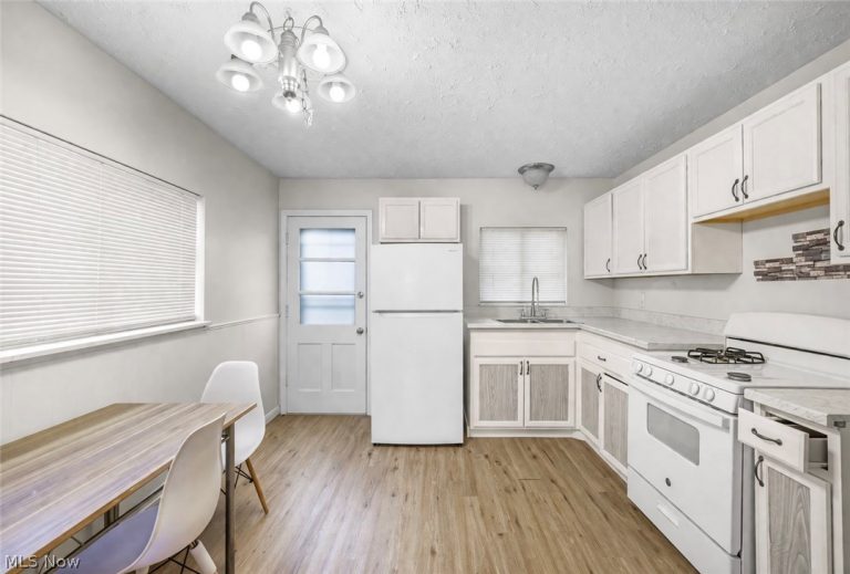 1300 Hazel Street, Akron, OH - Photo 4