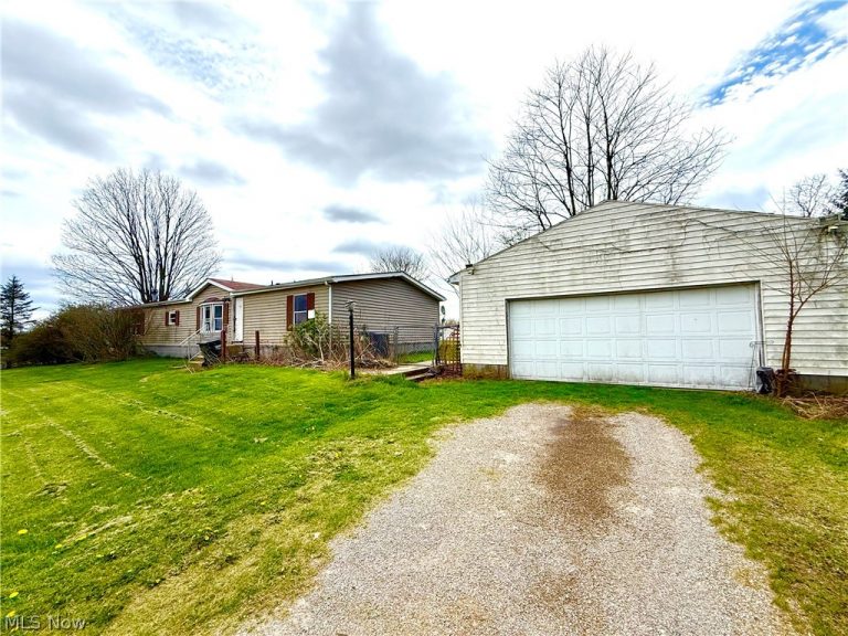 39 Township Road 677, Steubenville, OH - Photo 4