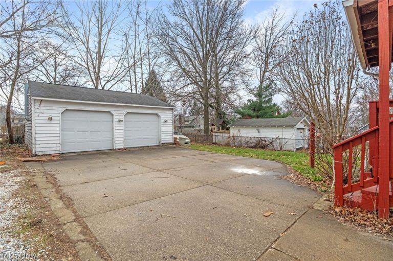 1516 Newton Street, Akron, OH - Photo 3