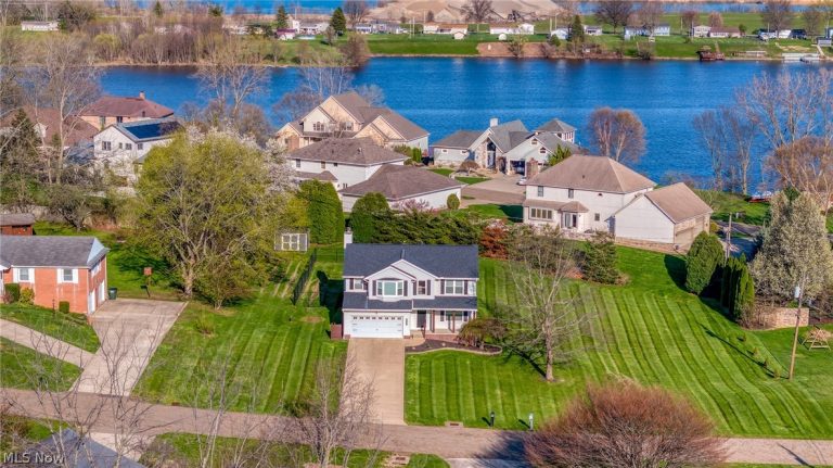 5242 Aster Avenue, Canton, OH - Photo 2